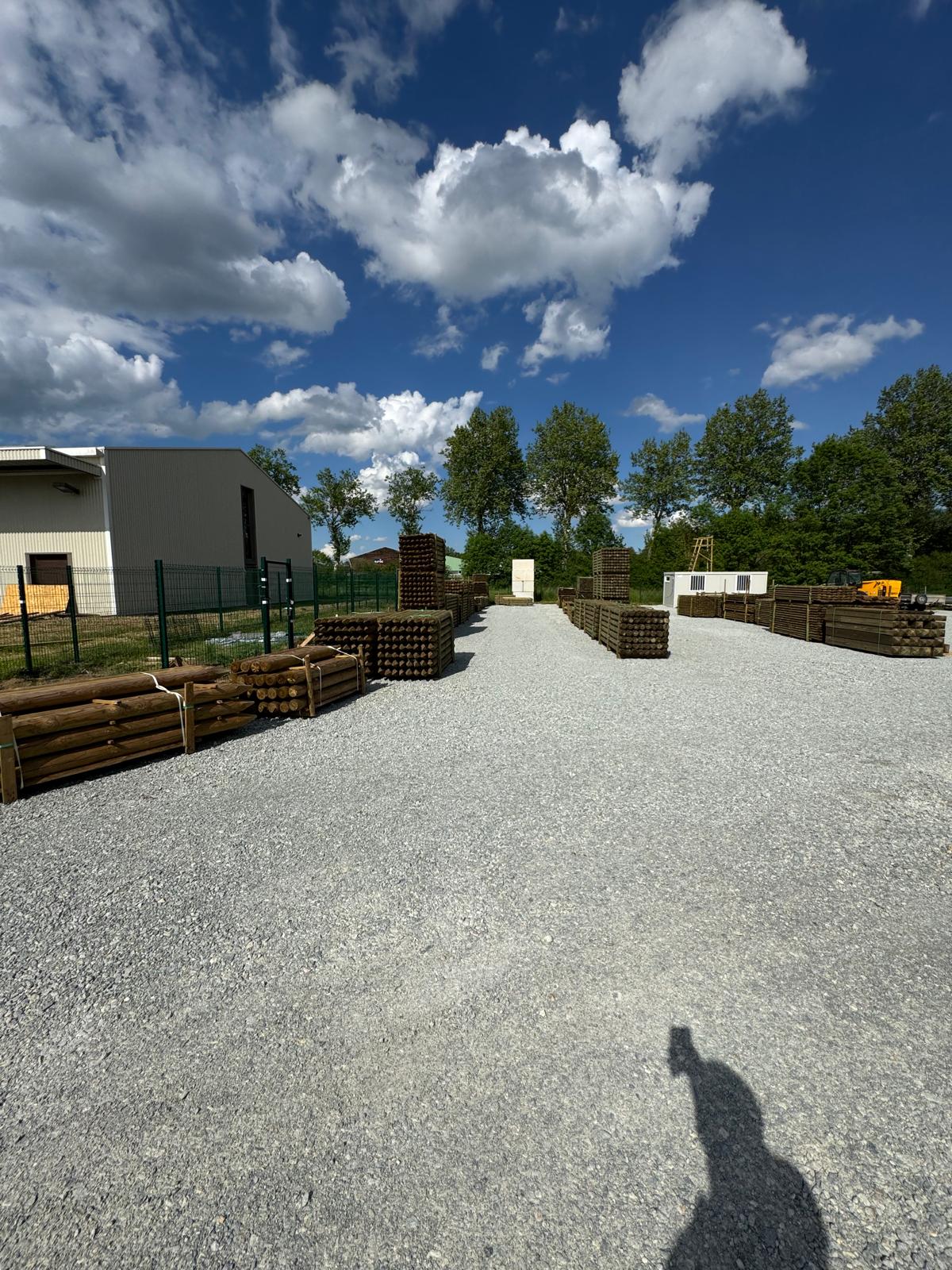 Aire de stockage de matériaux et fournitures de chantier